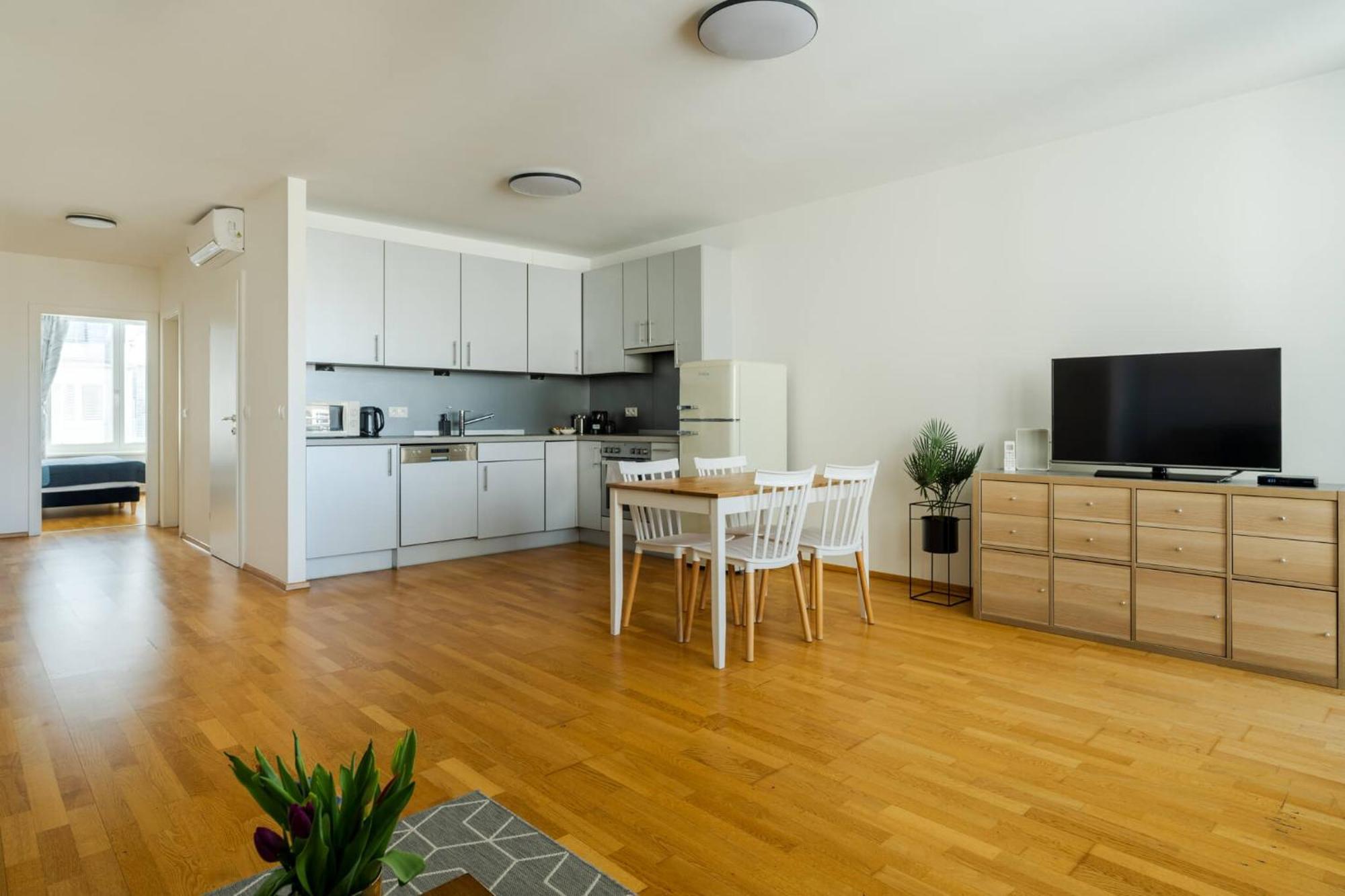 Business & Family Ambiente